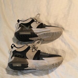 Nike Lebron witness 7 Kids Black and White Basketball Sneakers